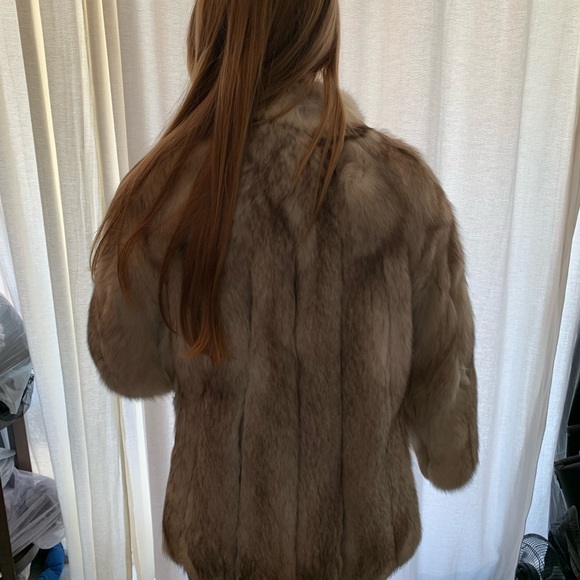 SAGA FOX FUR COAT - Picture 10 of 11